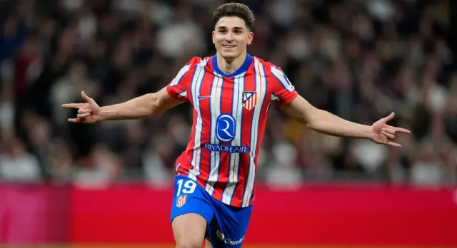 "Adiós al sueño": El jarro de agua fría de Julián Álvarez al Barça tras recibir dos ofertas imposibles de rechazar