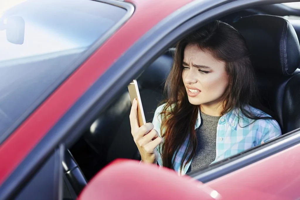 LA DGT NO ESTÁ ENVIANDO NI SMS NI CORREOS ELECTRÓNICOS