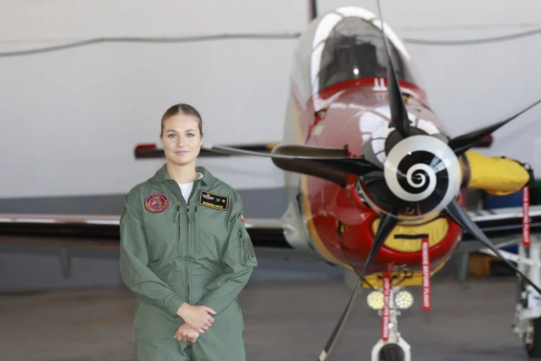 La princesa Leonor incendia las redes al más puro estilo Tom Cruise en 'Top Gun'