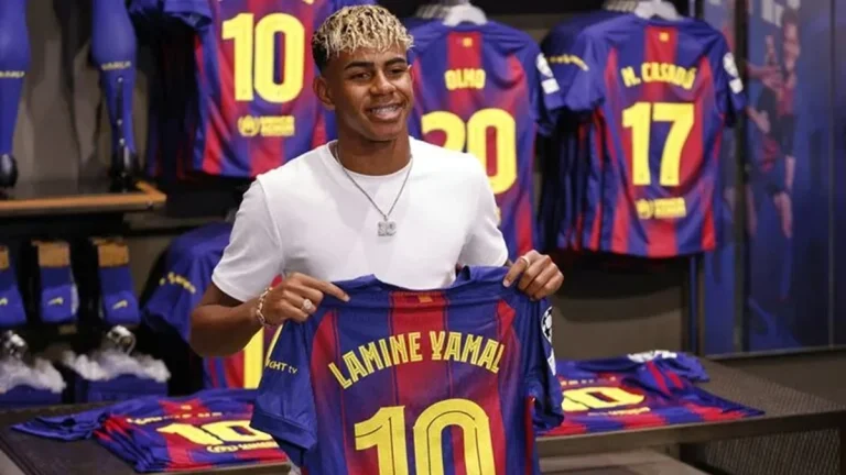 Lamine Yamal desvela la conversación con Xavi Hernández tras su histórico debut en el Barça: 