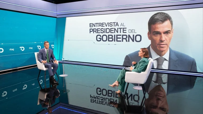 Los acusan de «falsear los datos»: La entrevista a Pedro Sánchez y el estreno de ‘El Hormiguero’ abren la veda al choque mediático por audiencias