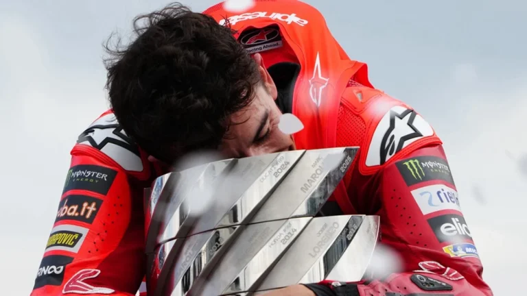 Marc Márquez reabre el debate con Rossi