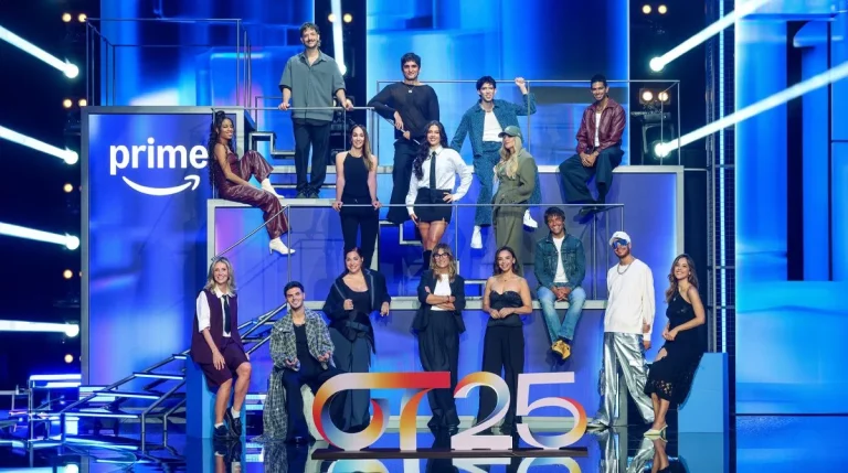 'OT 2025' se estrena con un mensaje oculto en el outfit de Chenoa, concursantes favoritos, dos expulsados y un inesperado apagón
