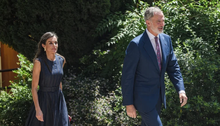 Pilar Eyre, experta en Casa Real, destapa que Felipe VI y Letizia «no se soportan, ya no son pareja» y presionan a Leonor