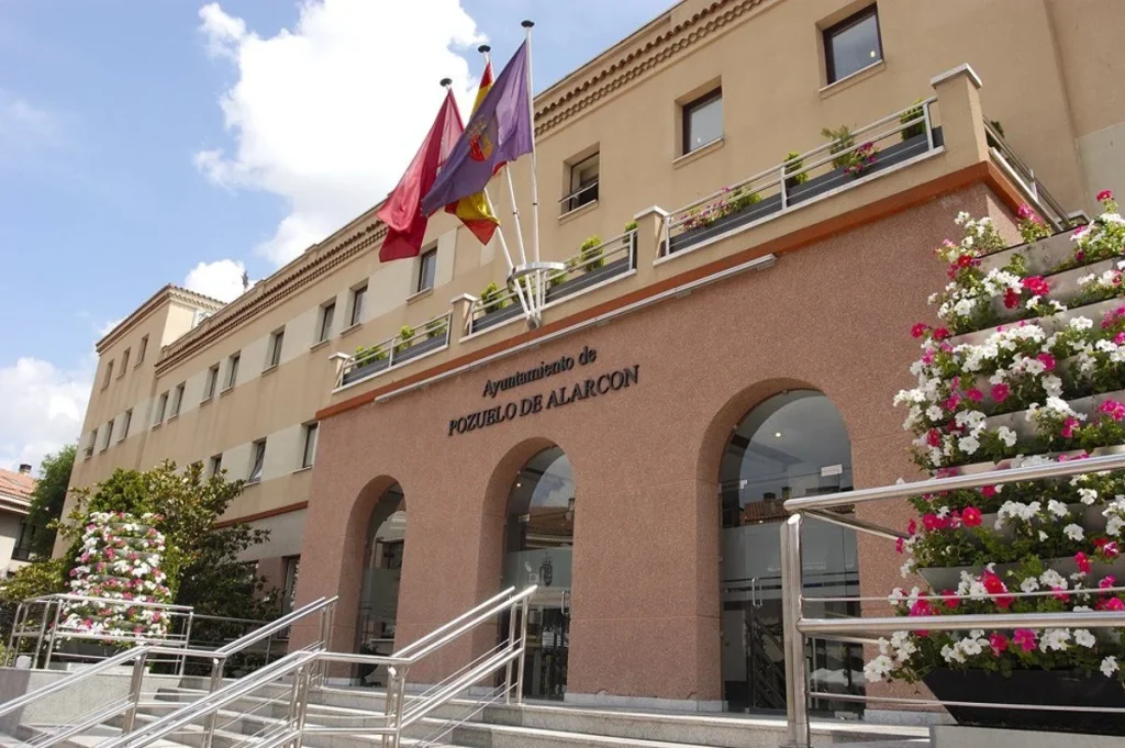 Pozuelo de Alarcón confirma el cliché, pero Móstoles sorprende: la lista de municipios más seguros de la Comunidad de Madrid y su tasa de criminalidad 1 Pozuelo lidera la clasificación con la tasa de criminalidad más baja de la Comunidad