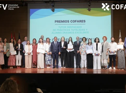 Cofares reunió a las Facultades de Farmacia de la Comunidad de Madrid en la VI edición de los “Premios Tutor Destacado” y “Erasmus Excelente” Cofares reunió a las Facultades de Farmacia de la Comunidad de Madrid en la VI edición de los “Premios Tutor Destacado” y “Erasmus Excelente”