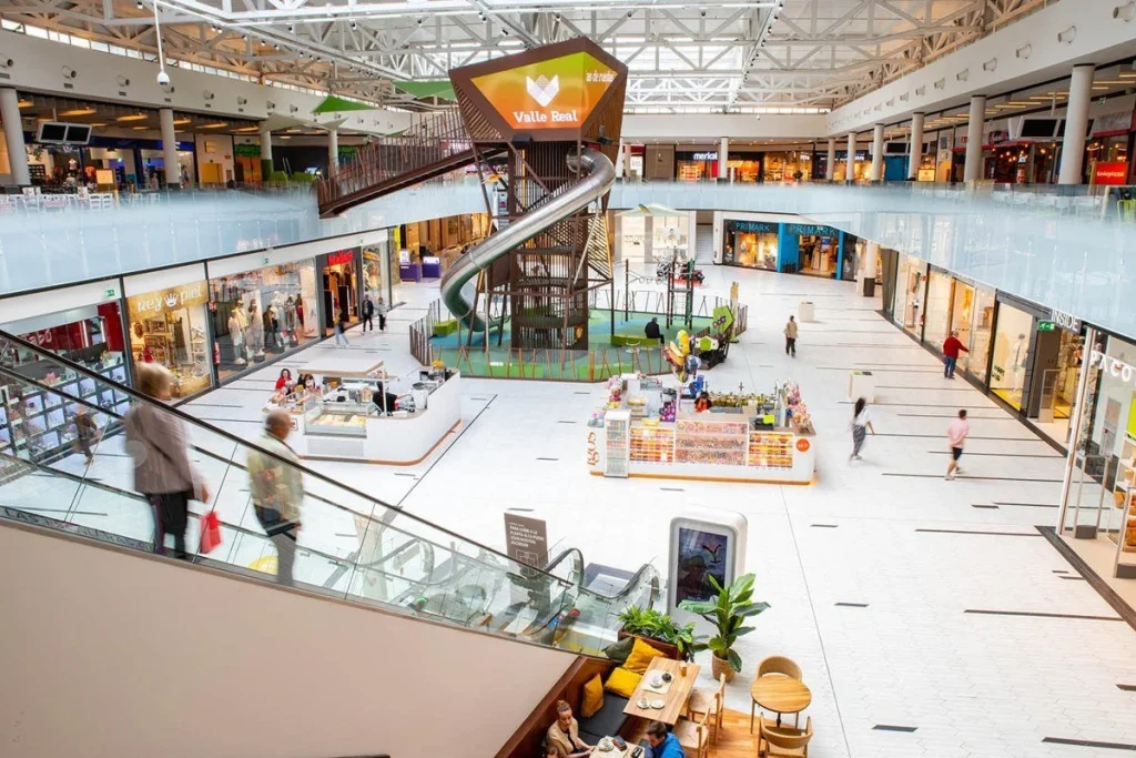 Rebajas, vuelta al cole y turismo: las claves detrás del aumento de afluencia