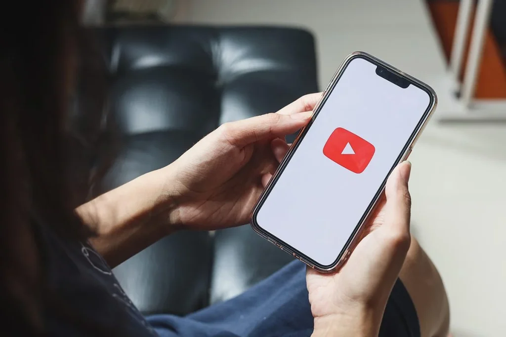 SIN TODAS LAS VENTAJAS DE YOUTUBE PREMIUM