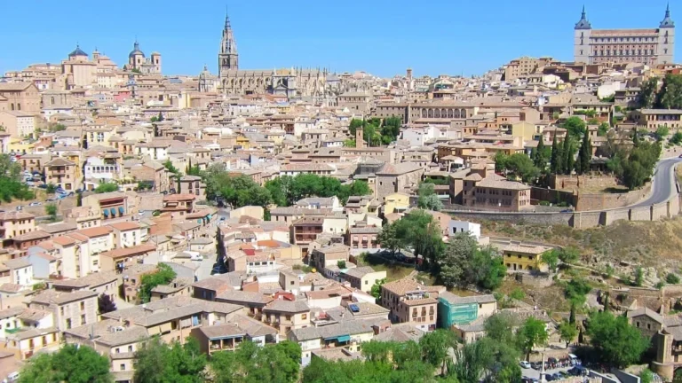 Toledo toma medidas drásticas contra el turismo masivo e impone nuevas reglas para visitar la ciudad desde septiembre