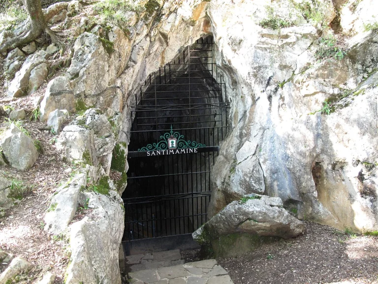 La 'Capilla Sixtina' del arte rupestre está en Vizcaya, y el lujo de visitarla en otoño es poder disfrutarla casi en solitario