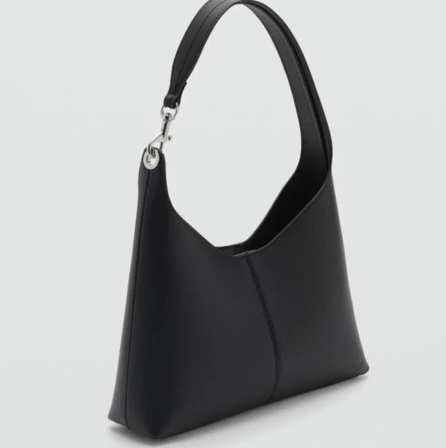 Mango y el bolso que copia el estilo universitario de la infanta Sofía