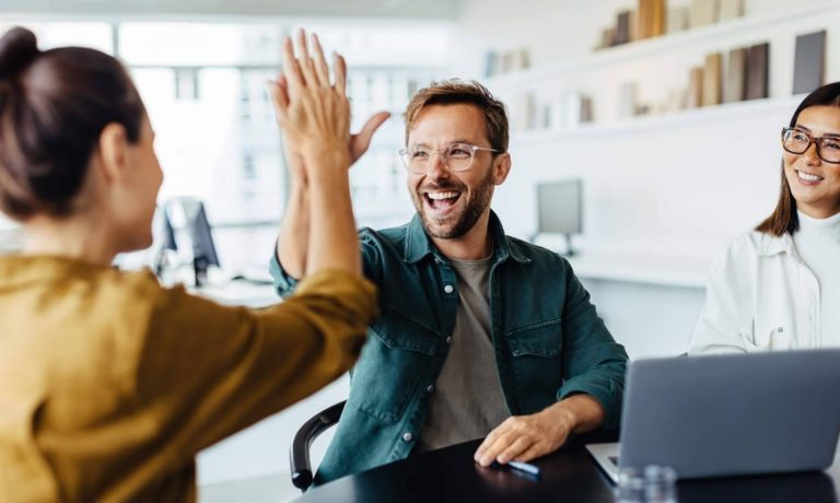 Startups y Scrum; el marco ágil que convierte la innovación en resultados tangibles