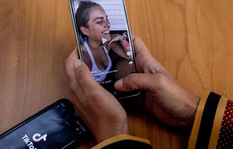 La televisión tiene los días contados: la mitad de los jóvenes la van a "enterrar" con TikTok y YouTube Fuente: Europa Press