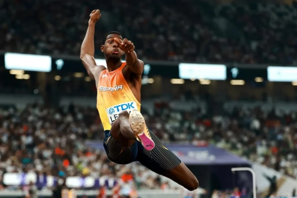 La historia de Lester Lescay, saltador y prodigio español: "Una cosa es nacer en España y otra es venir a España; te lo tienes que ganar" Fuente: Agencias