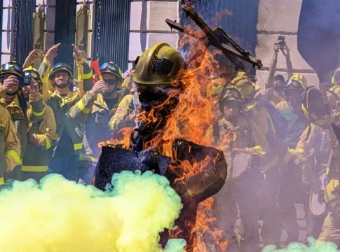 manifestacion bomberos forestales Los bomberos forestales durante una manifestación