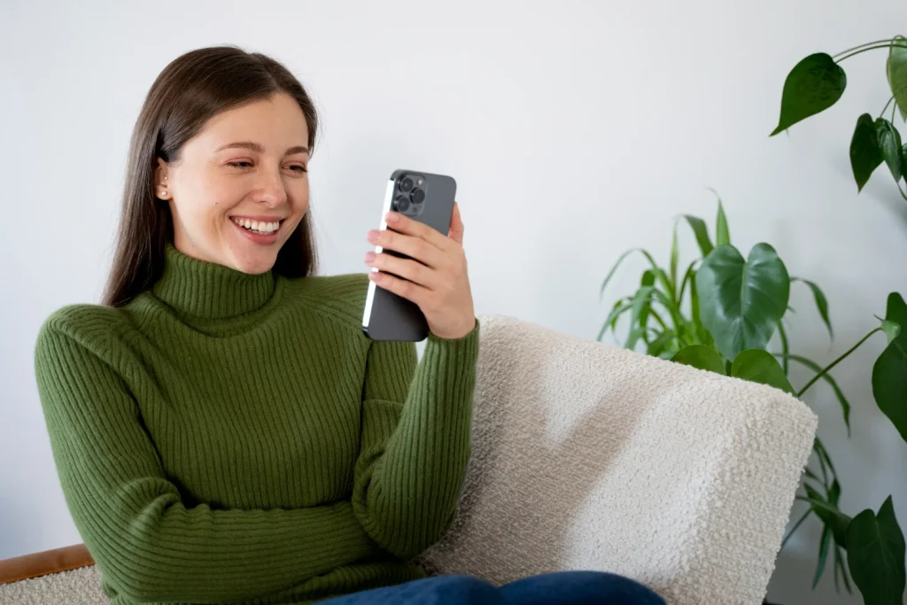 No necesitas instalar antivirus complejos ni ser un experto en ciberseguridad. La mejor defensa es un gesto que apenas te llevará un segundo.