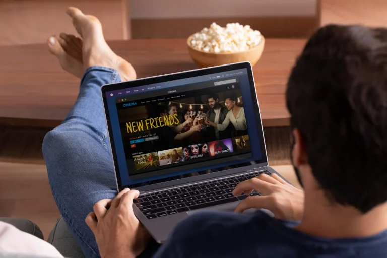 Llevas años pagando Netflix Premium para nada: activa el 'Modo Cine' en tu Smart TV y alucina con el cambio de imagen