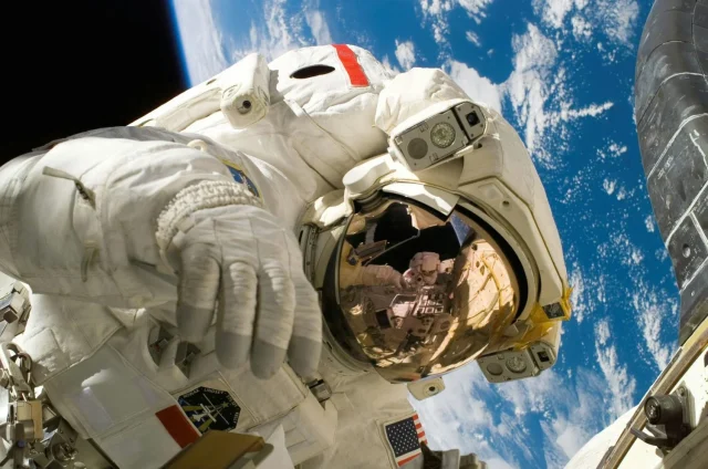 La NASA manda un aviso a España: Podrás “viajar a la Luna” en 2026 y solo debes cumplir un requisito  