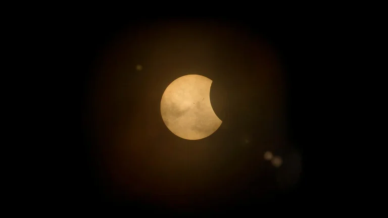 Eclipse solar total en España: Fecha y hora confirmadas para el evento astronómico que oscurecerá el día por más de 6 minutos 