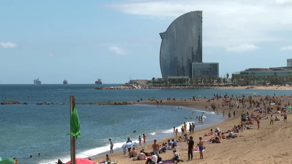 Playa de la Barceloneta, en Barcelona (Cataluña)