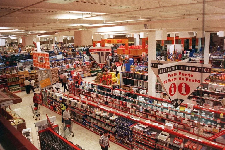 La increíble historia del Pryca: por qué el hipermercado favorito de los 80 desapareció de España de la noche a la mañana