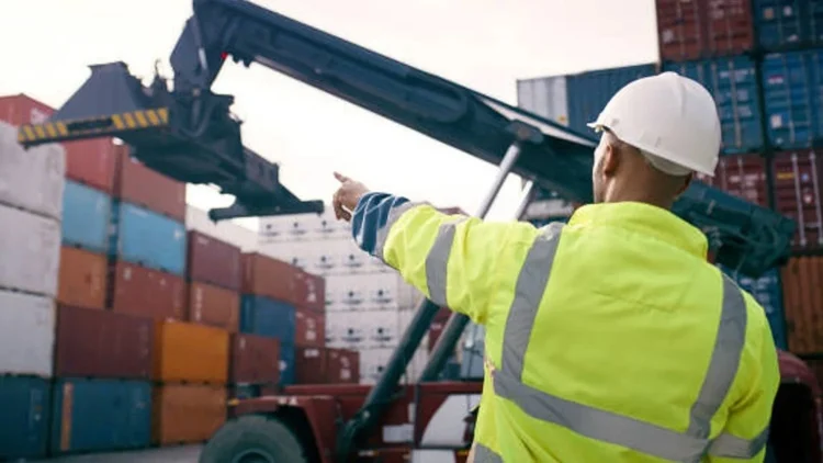 Sueldos de hasta 60.000 euros: el SEPE detalla los sectores con más oportunidades de empleo en 2025 Fuente: Europa Press