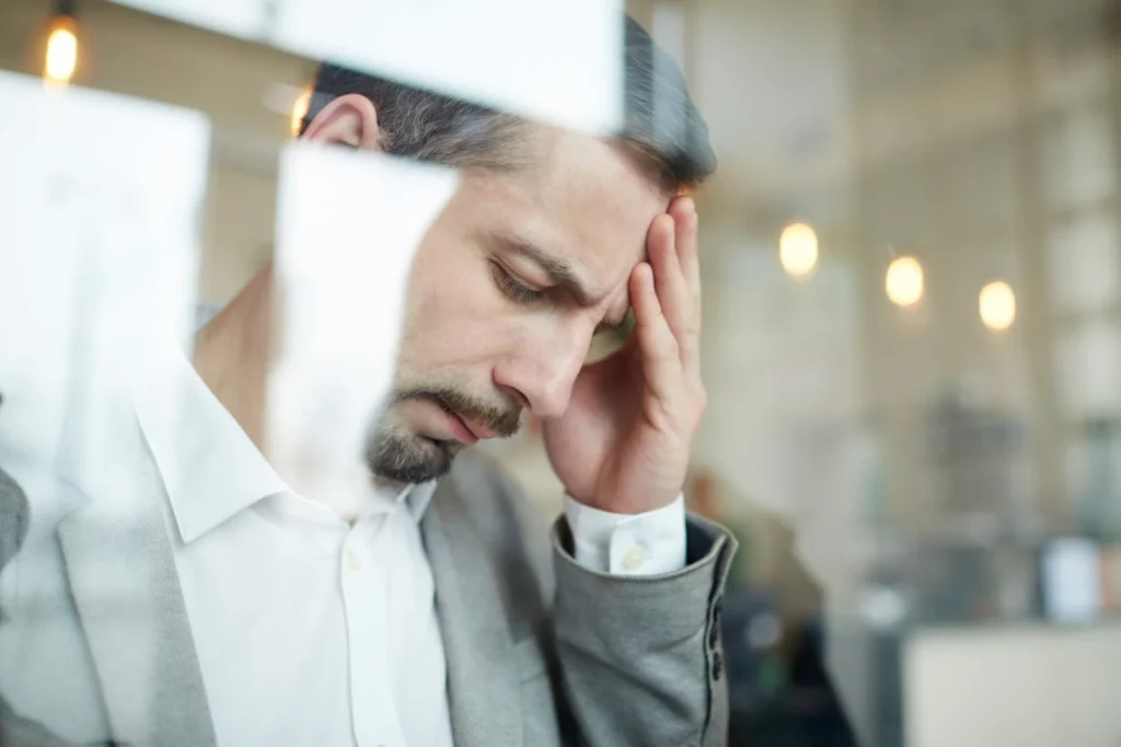 Un trabajador con estrés