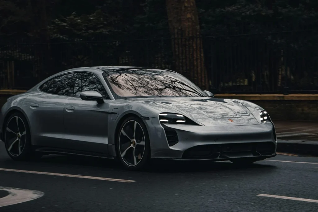 ¿CUÁNTO TARDARÁ LA CARGA DEL NUEVO PORSCHE CAYENNE ELÉCTRICO?