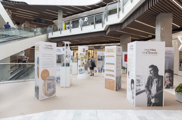 La ciudad natal de Ana María Lajusticia recibe "Una vida ConCiencia", la exposición sobre su legado