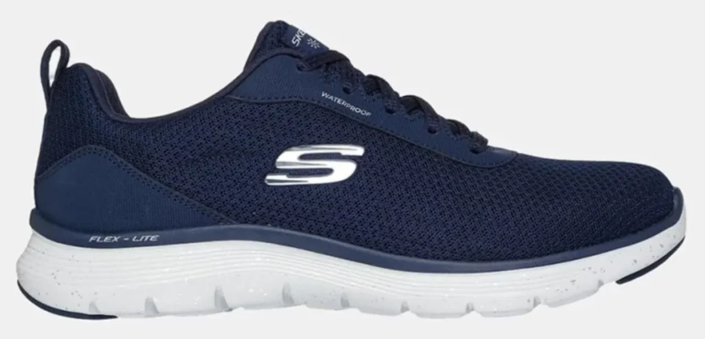 Un aciertazo para el otoño: Hazte con las zapatillas Skechers a prueba de lluvia de El Corte Inglés que combinan con todo y cuestan menos de 100 euros 1 Skechers Flex Appeal 5.0 Waterproof: la protección total contra la lluvia, disponible en El Corte Inglés