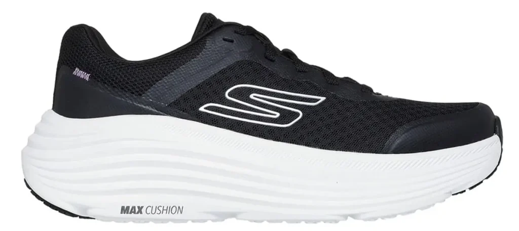 Un aciertazo para el otoño: Hazte con las zapatillas Skechers a prueba de lluvia de El Corte Inglés que combinan con todo y cuestan menos de 100 euros 3 Skechers Max Cushioning Endeavour: comodidad extrema para el día a día