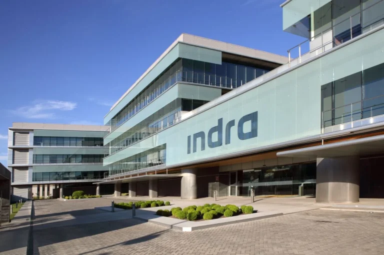 Indra supera los 40 euros por acción y suma 4.000 millones de capitalización desde enero