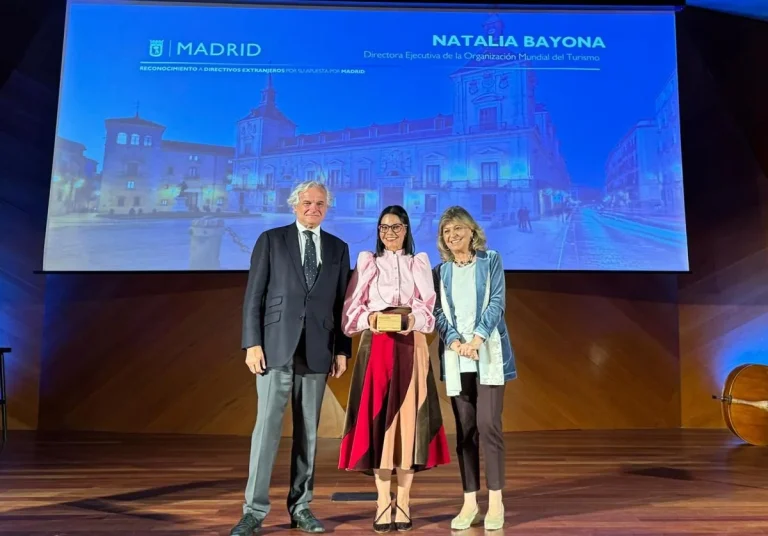 El Ayuntamiento de Madrid reconoce a la directora ejecutiva de la Organización Mundial del Turismo por su impacto positivo en la ciudad