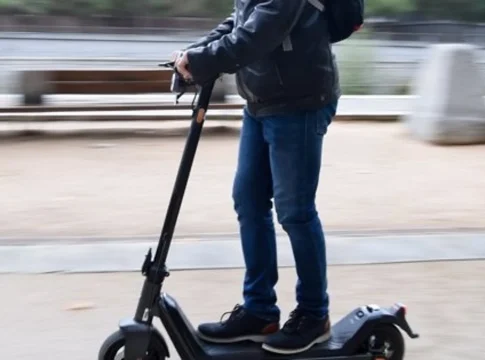 Adiós a los patinetes sin papeles La DGT pone fecha para exigir seguro y registro Adiós a los patinetes sin papeles La DGT pone fecha para exigir seguro y registro