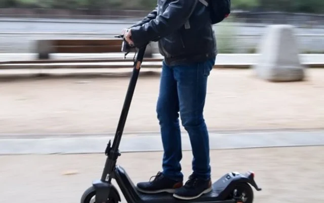 Adiós a los patinetes sin papeles La DGT pone fecha para exigir seguro y registro