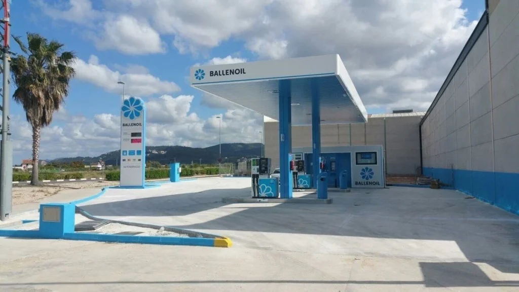Adiós al gasolinero de toda la vida: las gasolineras sin personal se multiplican y cambian el modelo de repostar 2 Andalucía, Cataluña y Comunidad Valenciana lideran el cambio
