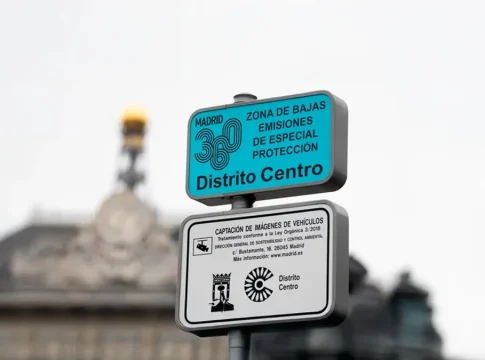 El Ayuntamiento de Madrid aplicará descuentos en el impuesto de circulación según la contaminación del vehículo Fuente: Europa Press El Ayuntamiento de Madrid aplicará descuentos en el impuesto de circulación según la contaminación del vehículo Fuente: Europa Press