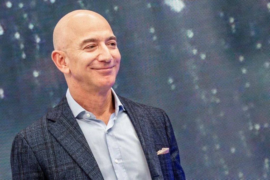 De los Broccoli a Bezos: la sorprendente historia de cómo James Bond acabó en manos de Amazon 2 Bezos quiere acción: la era del streaming lo cambia todo