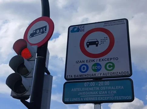 Bilbao y Valencia lideran la ola: las nuevas ZBE y restricciones para coches desde este mes de octubre fuente: Europa Press Bilbao y Valencia lideran la ola: las nuevas ZBE y restricciones para coches desde este mes de octubre fuente: Europa Press