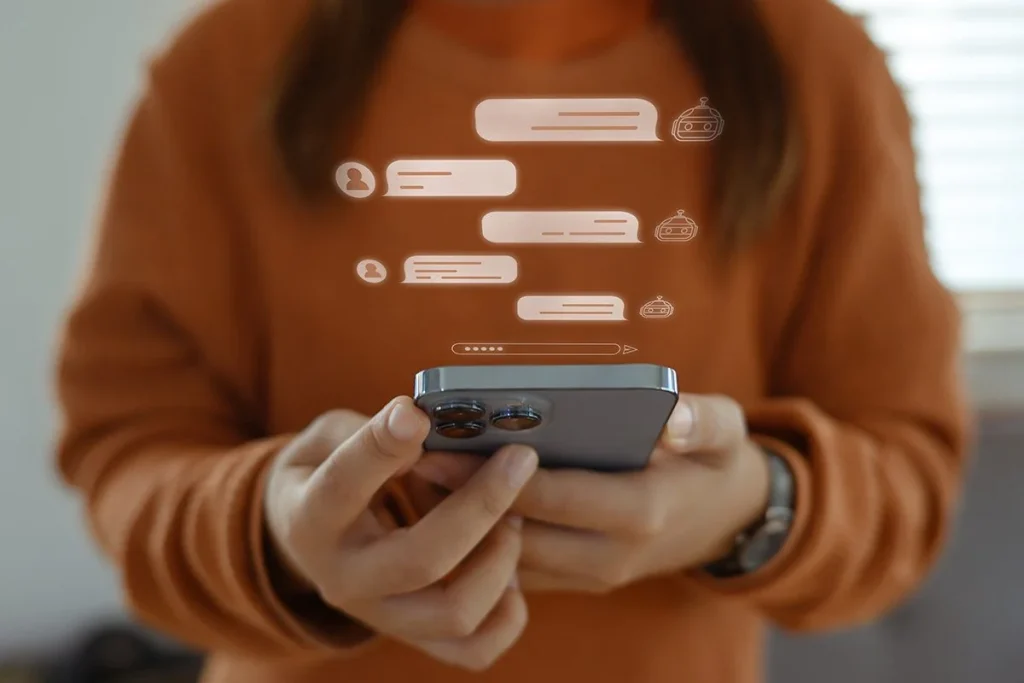 Chats ordenados en WhatsApp gracias a los hilos, una solución al caos grupal