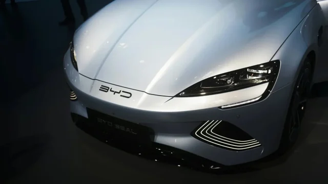 China y BYD son víctimas de su propia revolución eléctrica y la burbuja del coche barato empieza a estallar