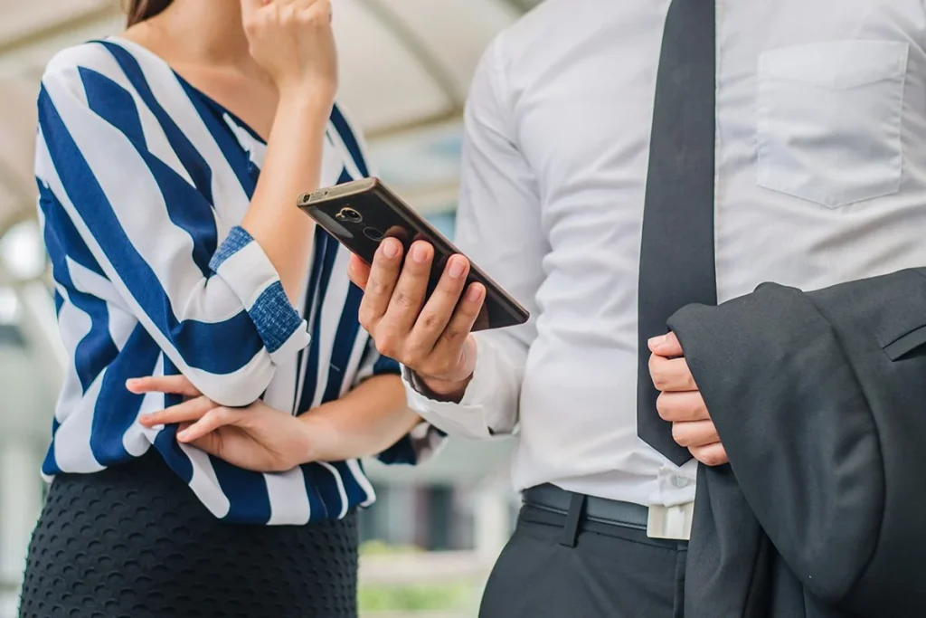 Fraude corporativo 2.0: así usan la IA para suplantar identidades y atacar empresas 1 Ciberataques y fraude corporativo 2.0 emergen con el uso indebido de inteligencia artificial