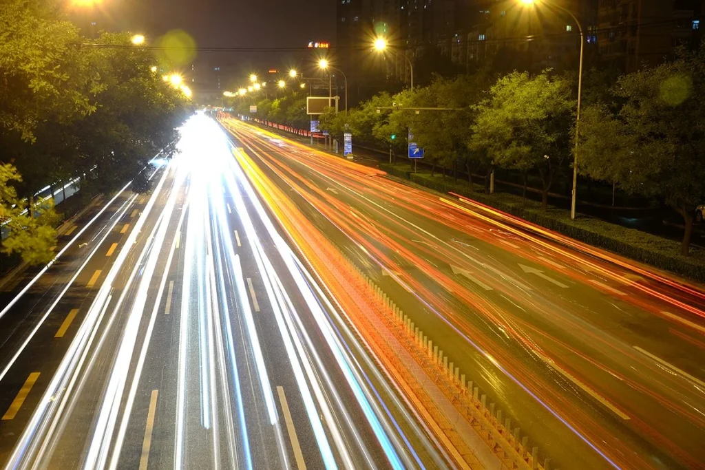 Un objeto alcanza el 99% de la velocidad de la luz y desafía los límites de la física 4 Científicos observan un objeto acercándose al 99% de la velocidad de la luz, avanzando la física moderna