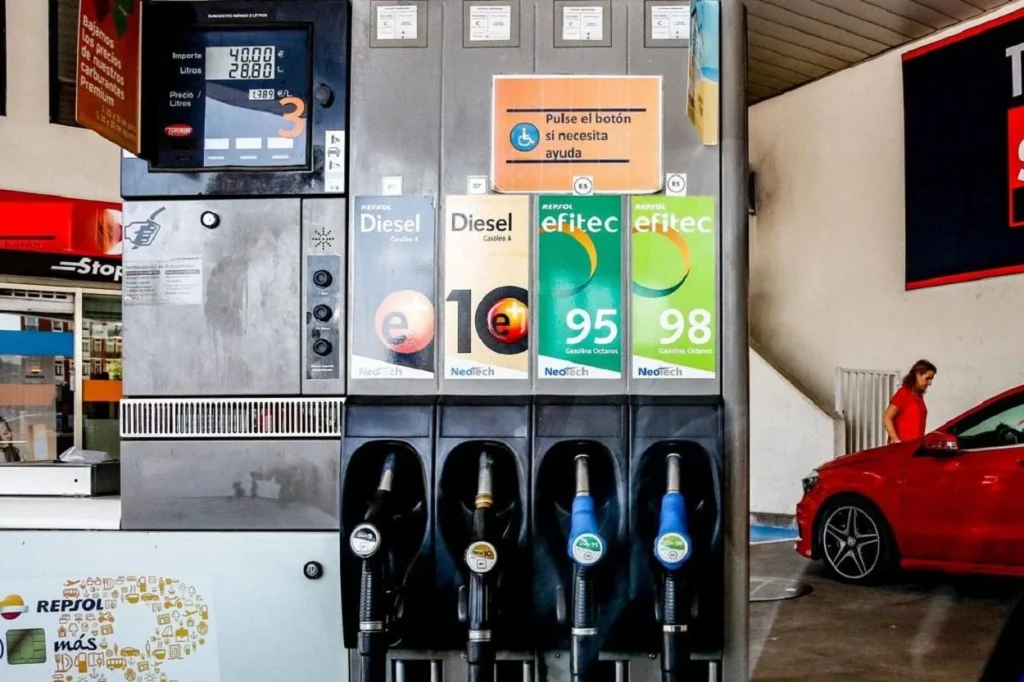 Así ha cambiado el precio de la gasolina en un año en Madrid, Barcelona, Valencia, Sevilla, Málaga y Zaragoza 2 Comparación por ciudad: ¿Dónde ha pegado más fuerte la subida?