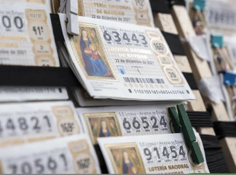 Cuando la Lotería de Navidad costaba 3 euros. el décimo, camino de multiplicar por ocho su precio con la próxima subida Cuando la Lotería de Navidad costaba 3 euros: el décimo, camino de multiplicar por ocho su precio con la próxima subida