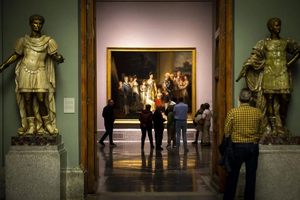 Cultura para todos, ¿o solo para unos pocos? El Bono Cultural Joven abre una nueva brecha entre la España rural y las ciudades 3 Cultura excluyente: cuando el arte tiene barreras invisibles