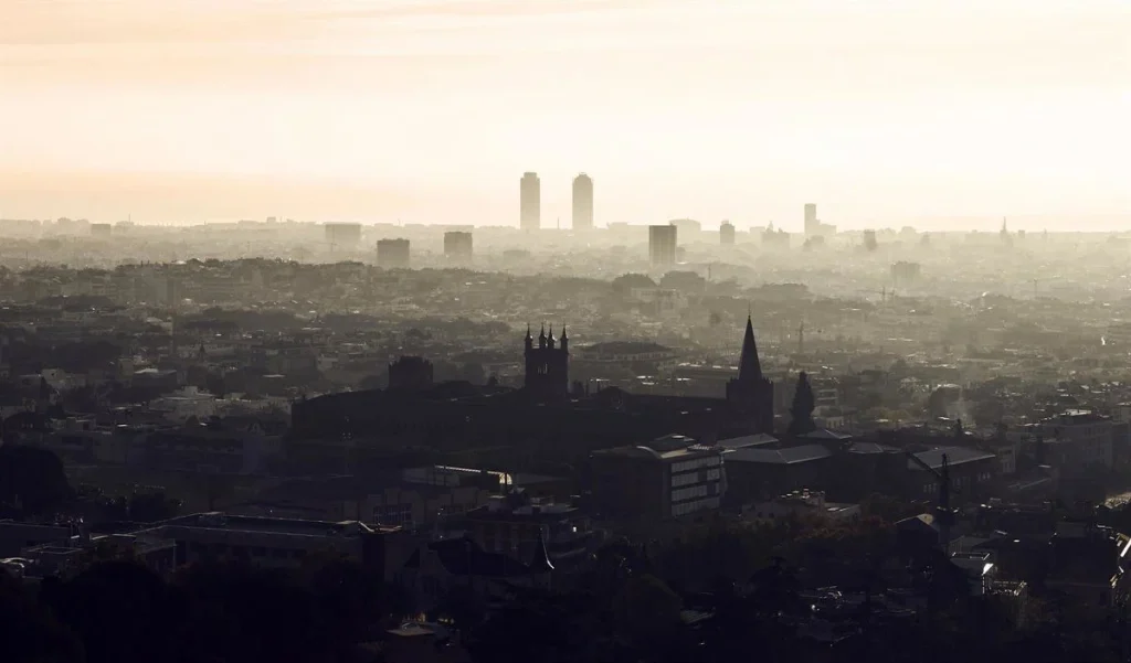 La siniestralidad en los barrios de Barcelona cambia drásticamente en el último lustro 2 De la contaminación al bienestar: cómo cambió el aire (y la salud)