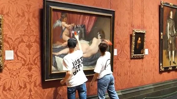 Los ataques a museos se multiplican desde 2022: lo que hay detrás de la estrategia de los activistas de 'Futuro Vegetal' contra el arte 2 De museos a estadios: la protesta se multiplica