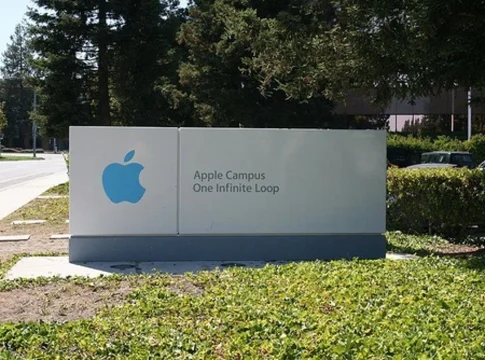 Duras críticas a los nuevos sistemas de verificación de edad de Apple. falta de privacidad y de libertad de acceso Duras críticas a los nuevos sistemas de verificación de edad de Apple: falta de privacidad y de libertad de acceso