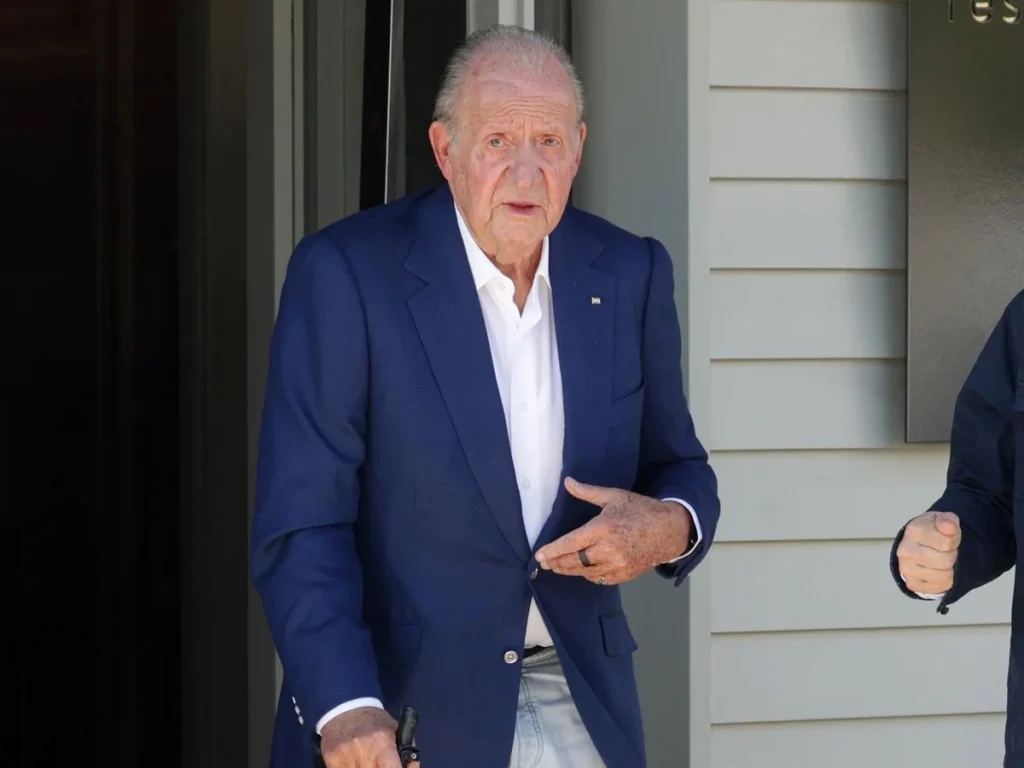 Juan Carlos I chantajea a Felipe VI con el contenido de sus memorias si no le permite volver a España y hacer su última voluntad 1 El libro de Juan Carlos I en medio del chantaje a Felipe VI